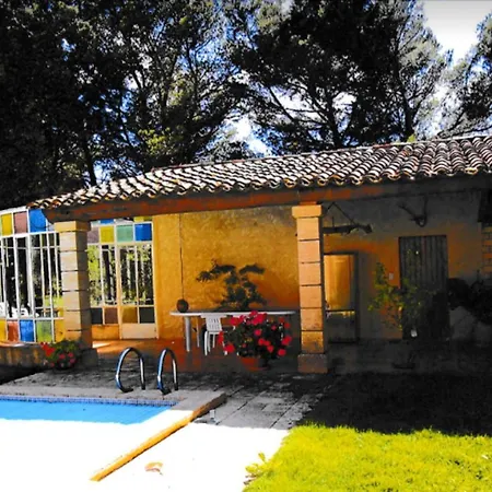 Apartment Lumineux A Lancon-provence, Piscine Partagee